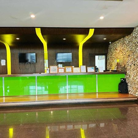 Capital O 75514 Vasidtee City Hotel Супханбурі Екстер'єр фото